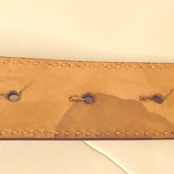 Dolce and Gabbana cognac belt with antique gold buckle with the DG initials - Picture 4 of 10